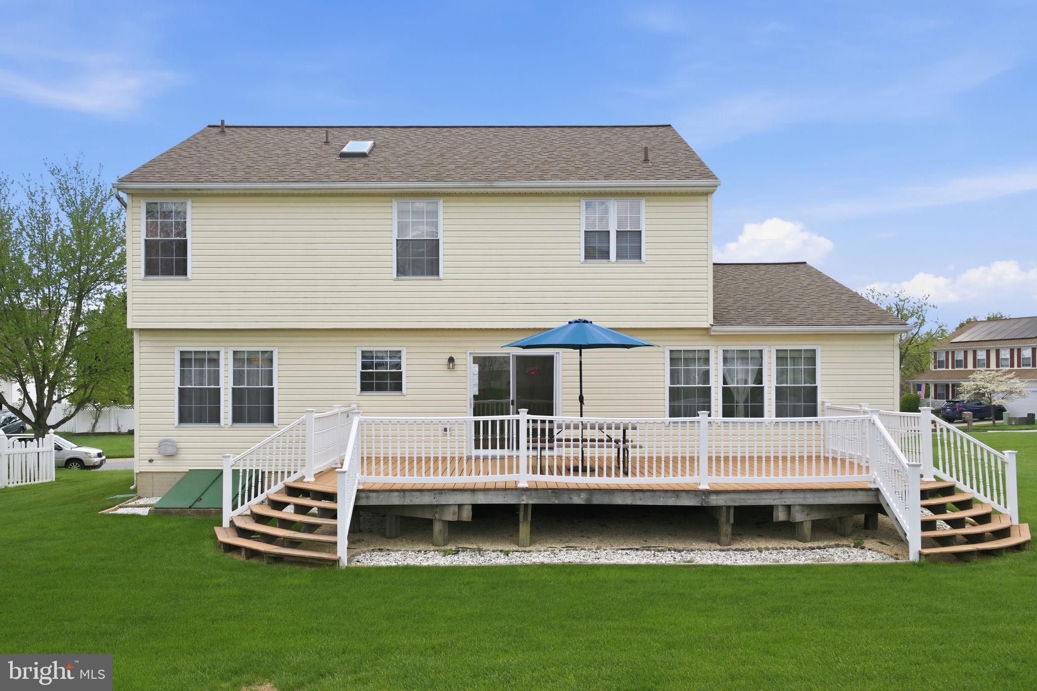 3171 Pyramid Circle Manchester, MD 21102 - Photo 33 of 38 Trex & vinyl deck with dual stairs