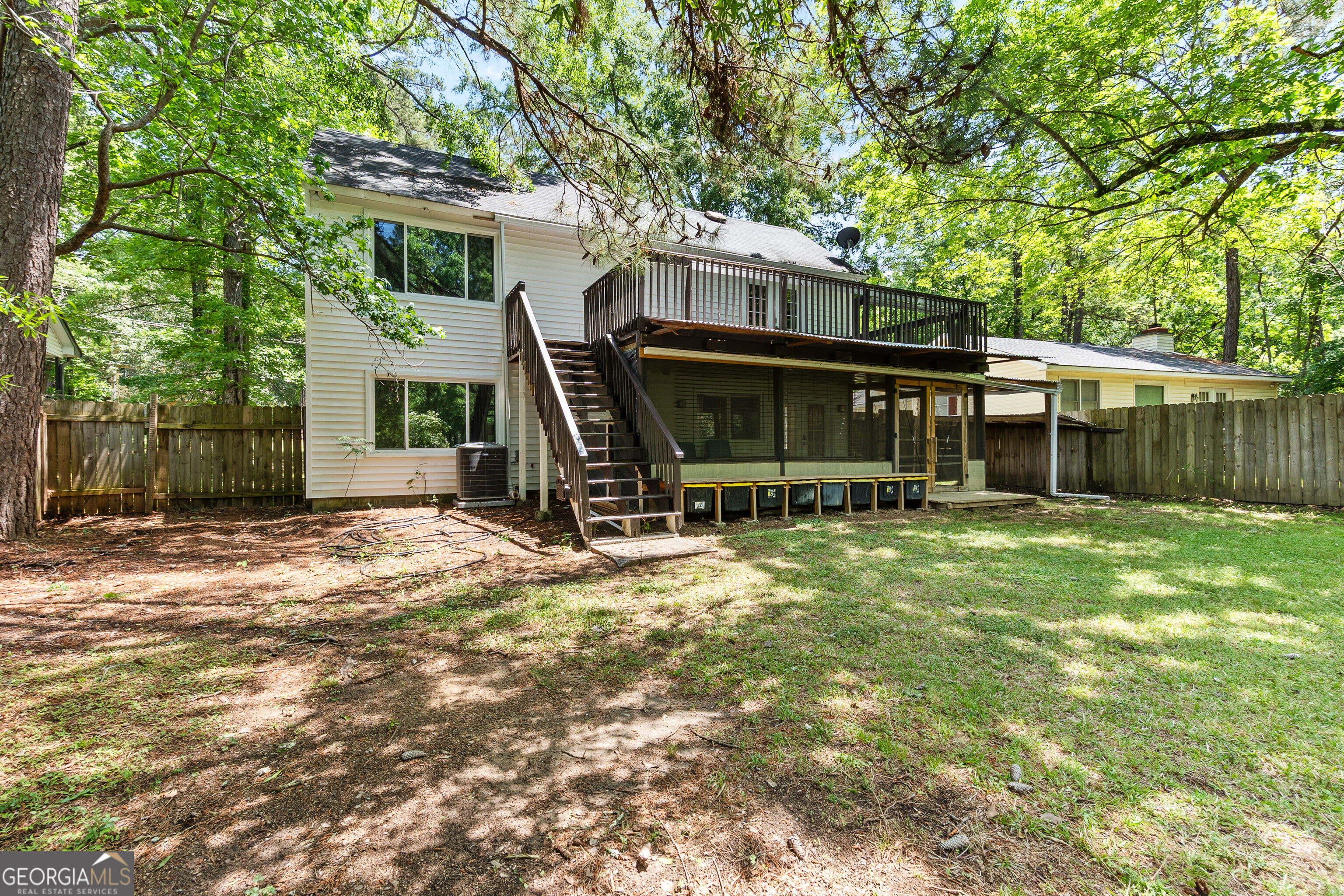 285 Edgewater Drive Macon, GA 31220 - Photo 54 of 66 a front view of a house with a garden