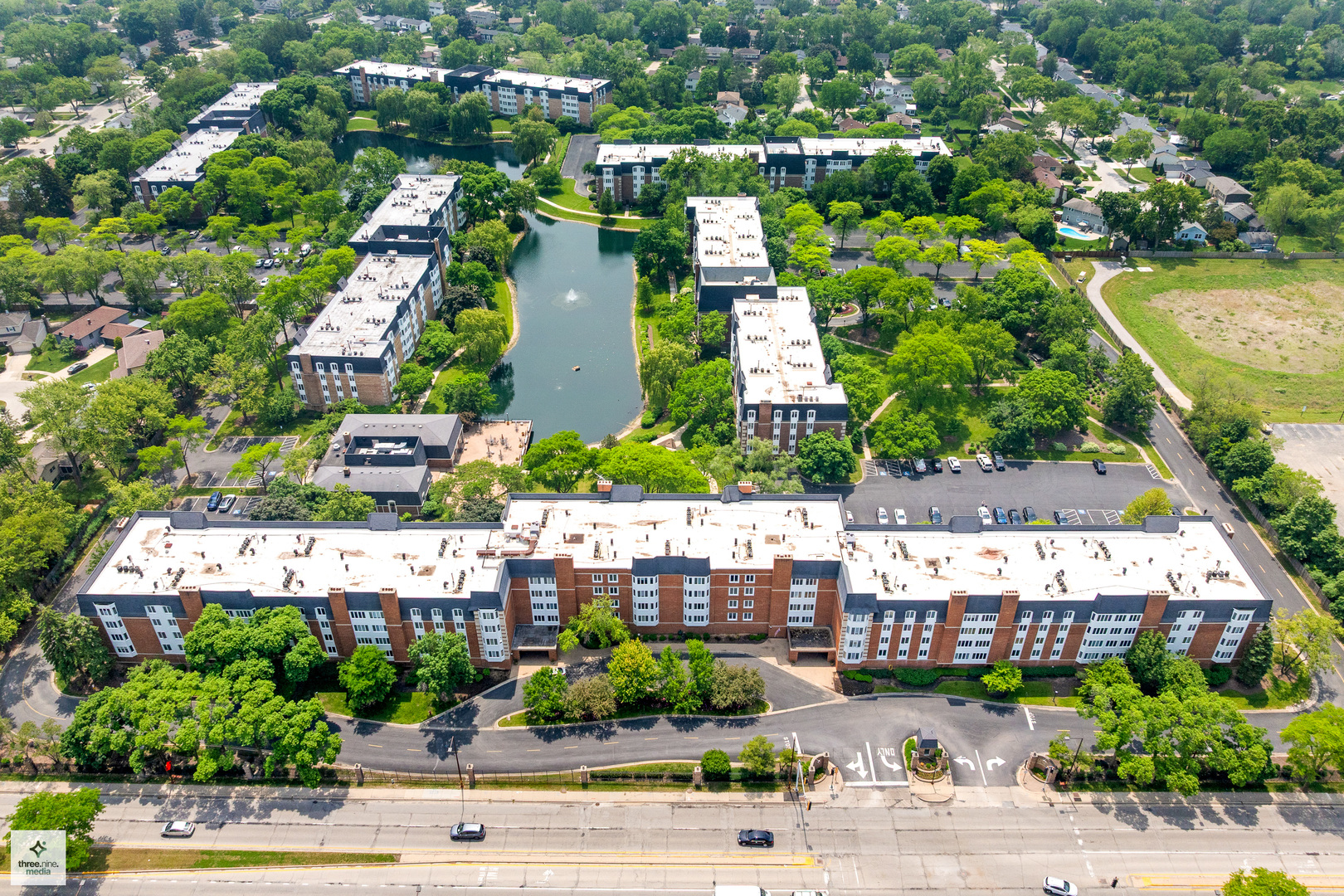 50 Lake Boulevard, Unit 632 Buffalo Grove, IL 60089 - Photo 25 of 26 an aerial view of residential houses with outdoor space and swimming pool