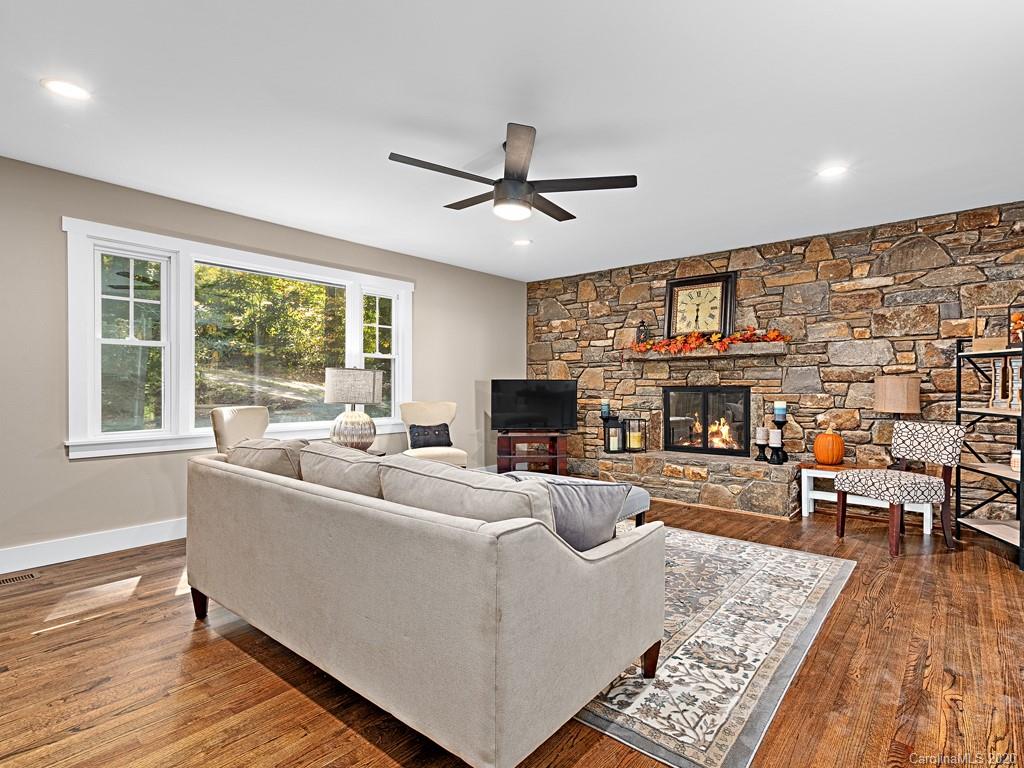 254 Whitaker Road Fairview, NC 28730 - Photo 4 of 23 Gallery Image 4