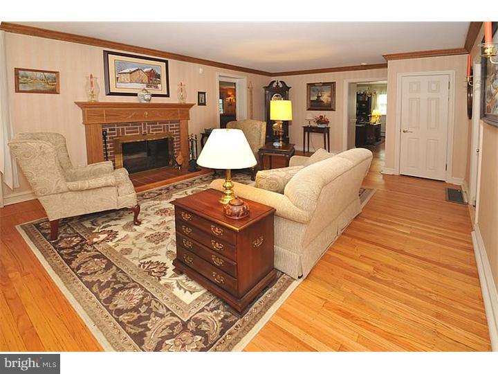 755 Baeder Road Jenkintown, PA 19046 - Photo 3 of 25 Living Room