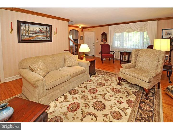 755 Baeder Road Jenkintown, PA 19046 - Photo 5 of 25 Living Room