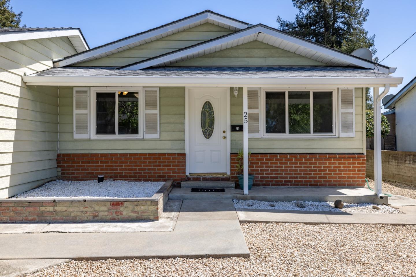 25 Holm Road Watsonville, CA 95076 - Photo 2 of 37