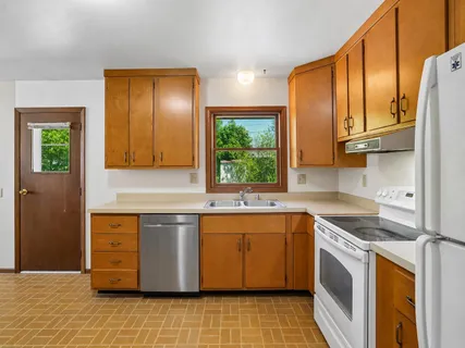 $399,900 | 6902 Donna Drive, Middleton, WI 53562