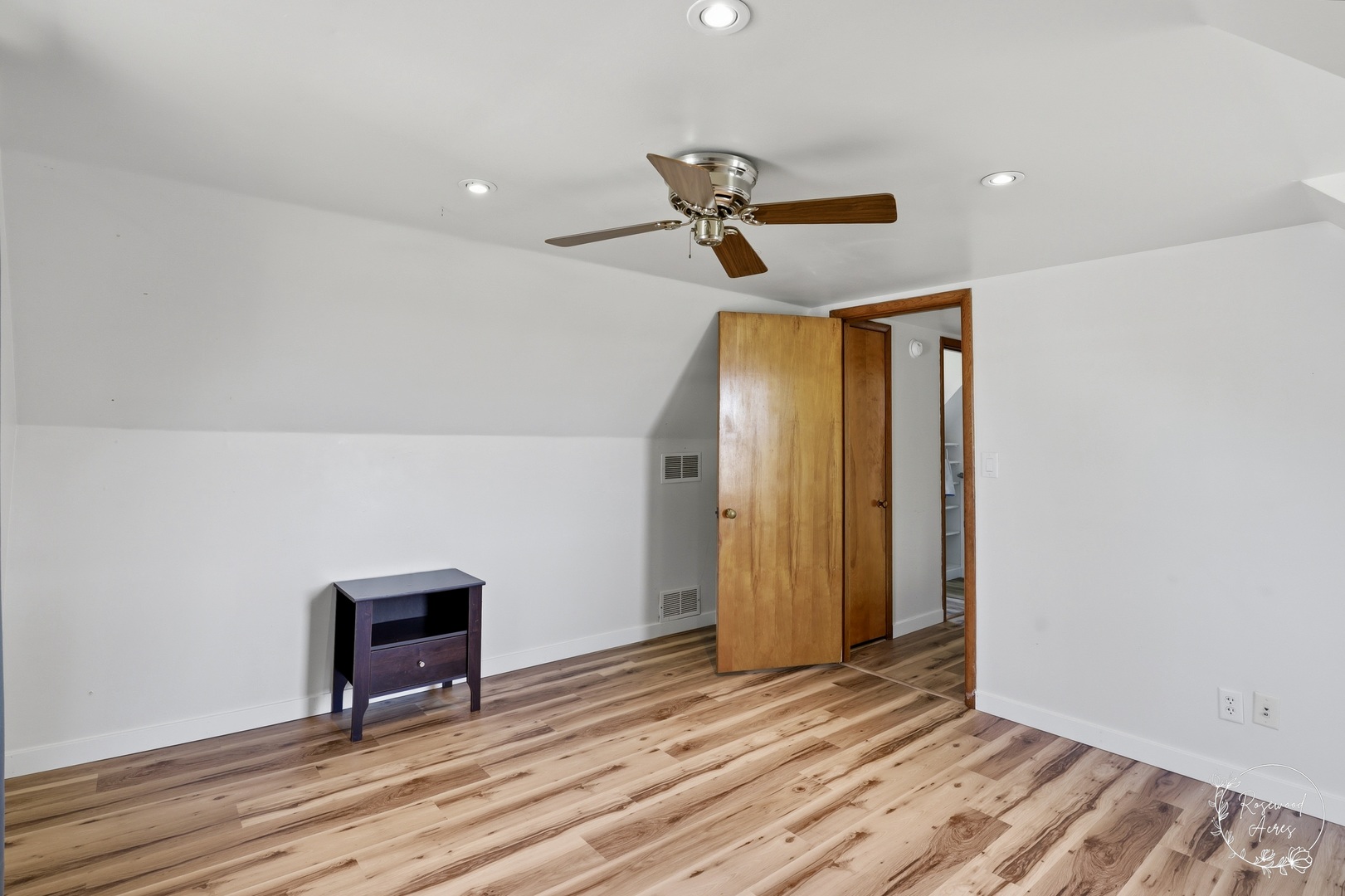 1769 West 2000S Road Kankakee, IL 60901 - Photo 17 of 39 a view of a livingroom with wooden floor