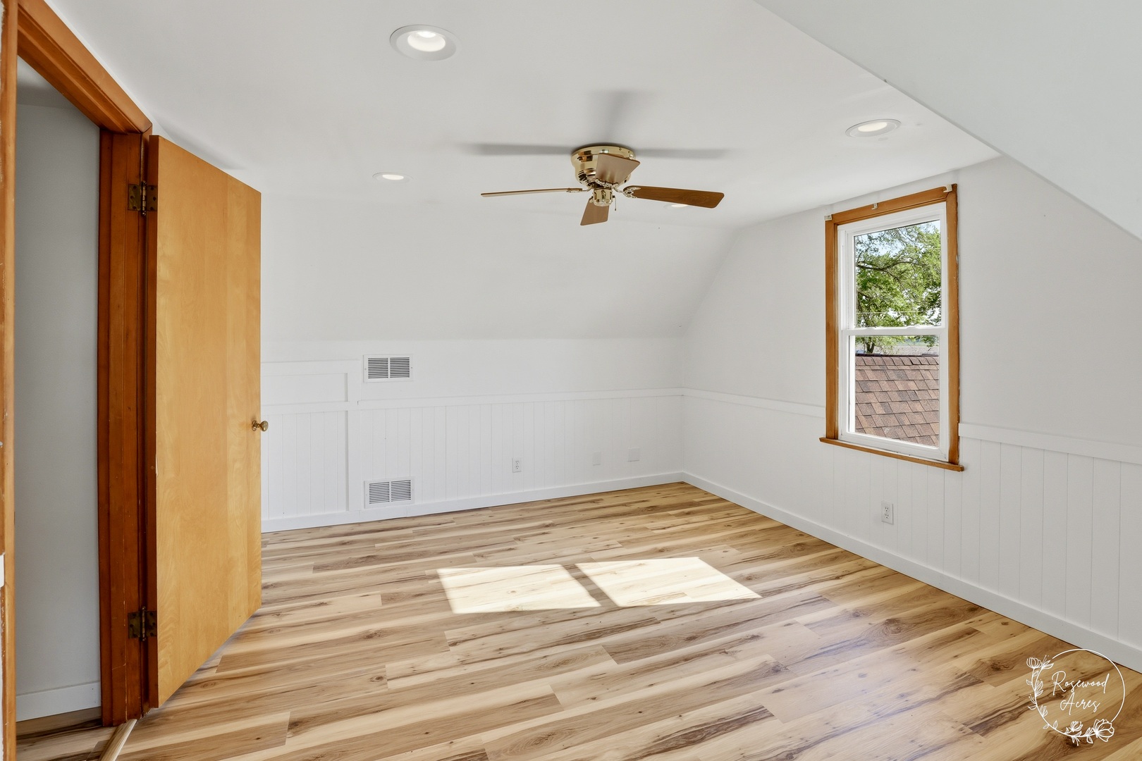 1769 West 2000S Road Kankakee, IL 60901 - Photo 20 of 39 a view of a room with a window