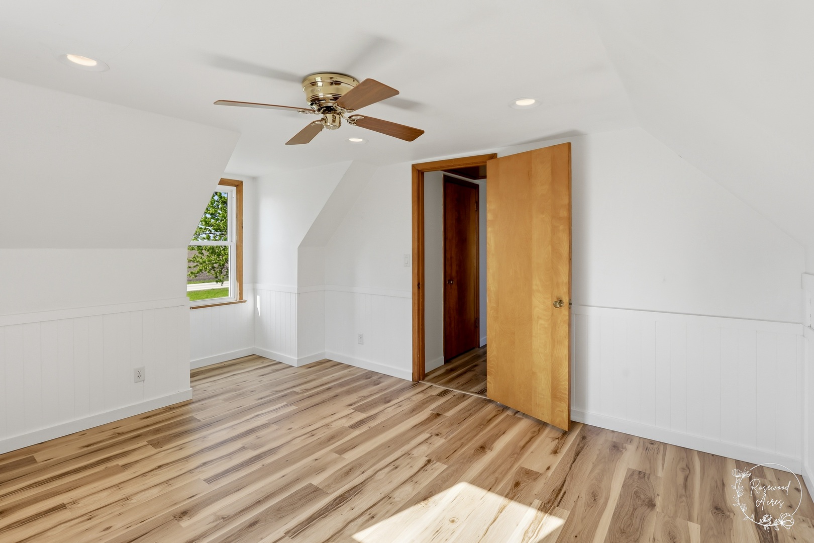 1769 West 2000S Road Kankakee, IL 60901 - Photo 22 of 39 a view of an empty room and window