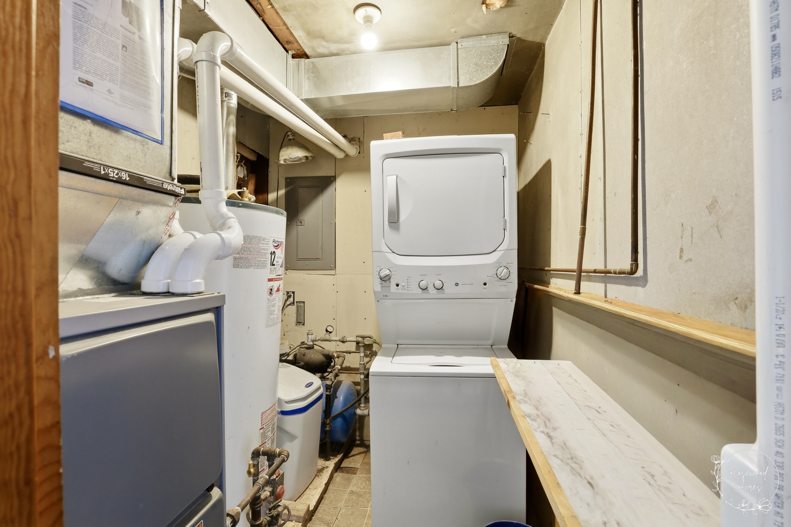 1769 West 2000S Road Kankakee, IL 60901 - Photo 27 of 39 a utility room with dryer and washer