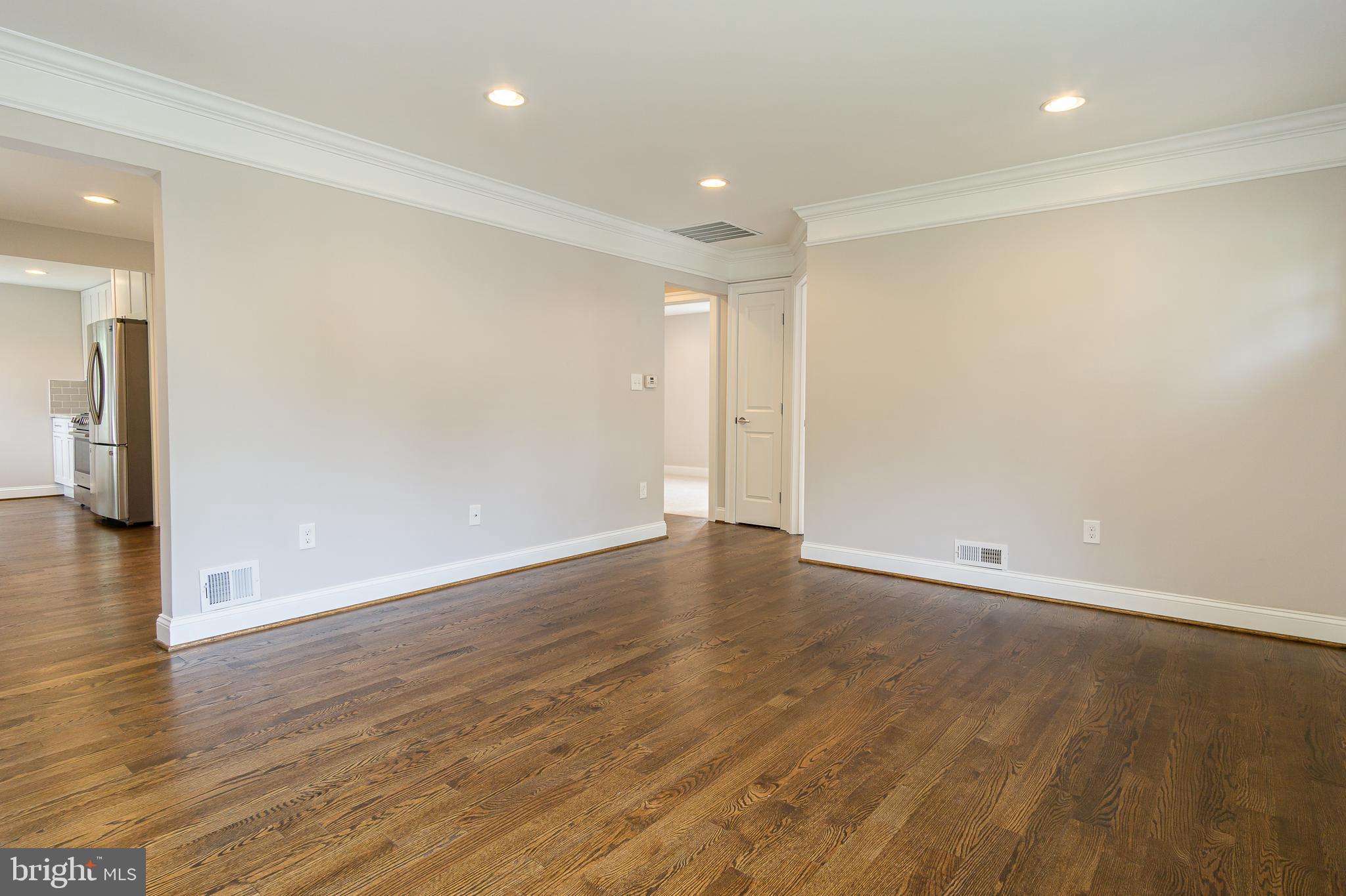 5803 Ravenswood Road Riverdale, MD 20737 - Photo 11 of 41