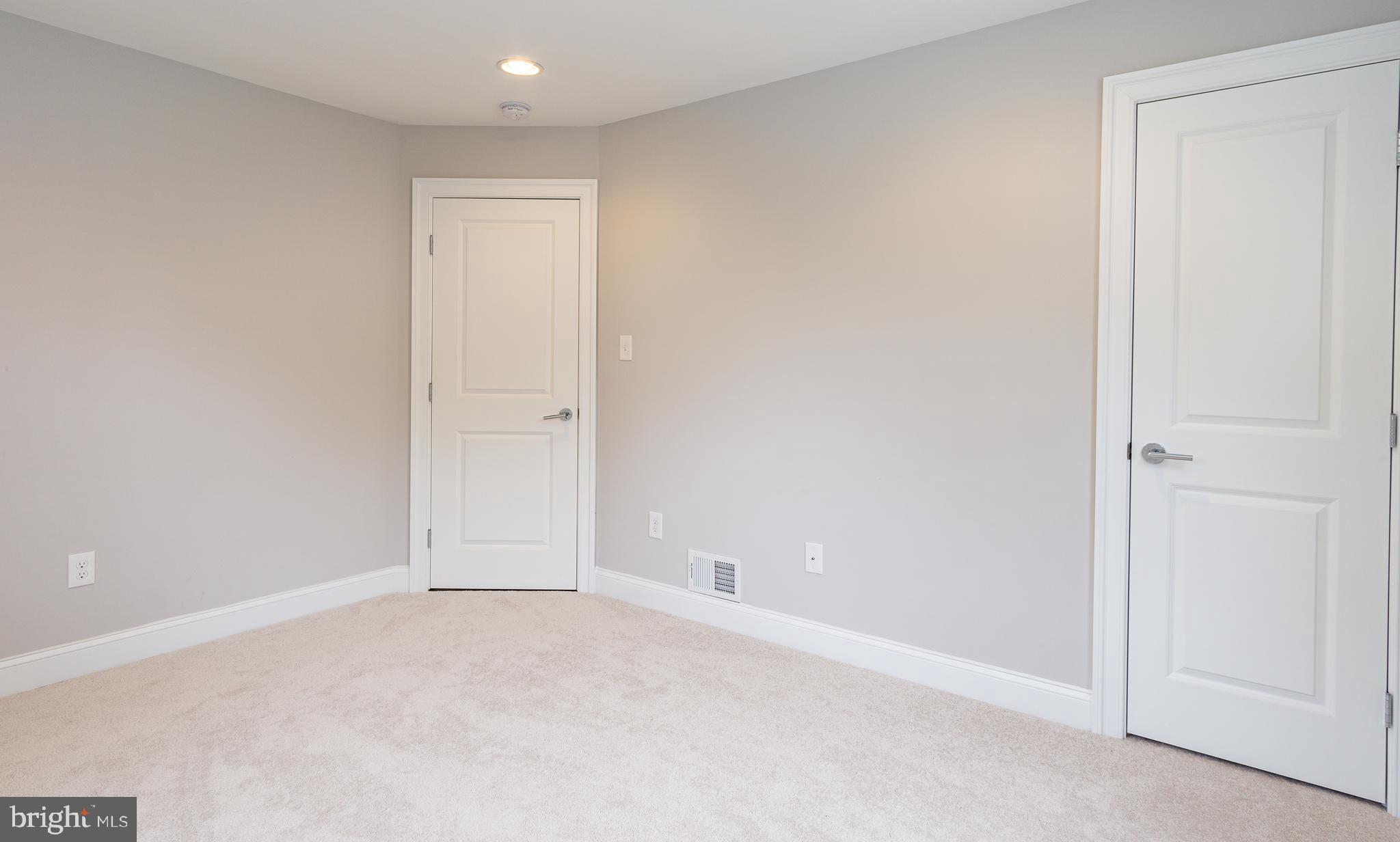 5803 Ravenswood Road Riverdale, MD 20737 - Photo 13 of 41
