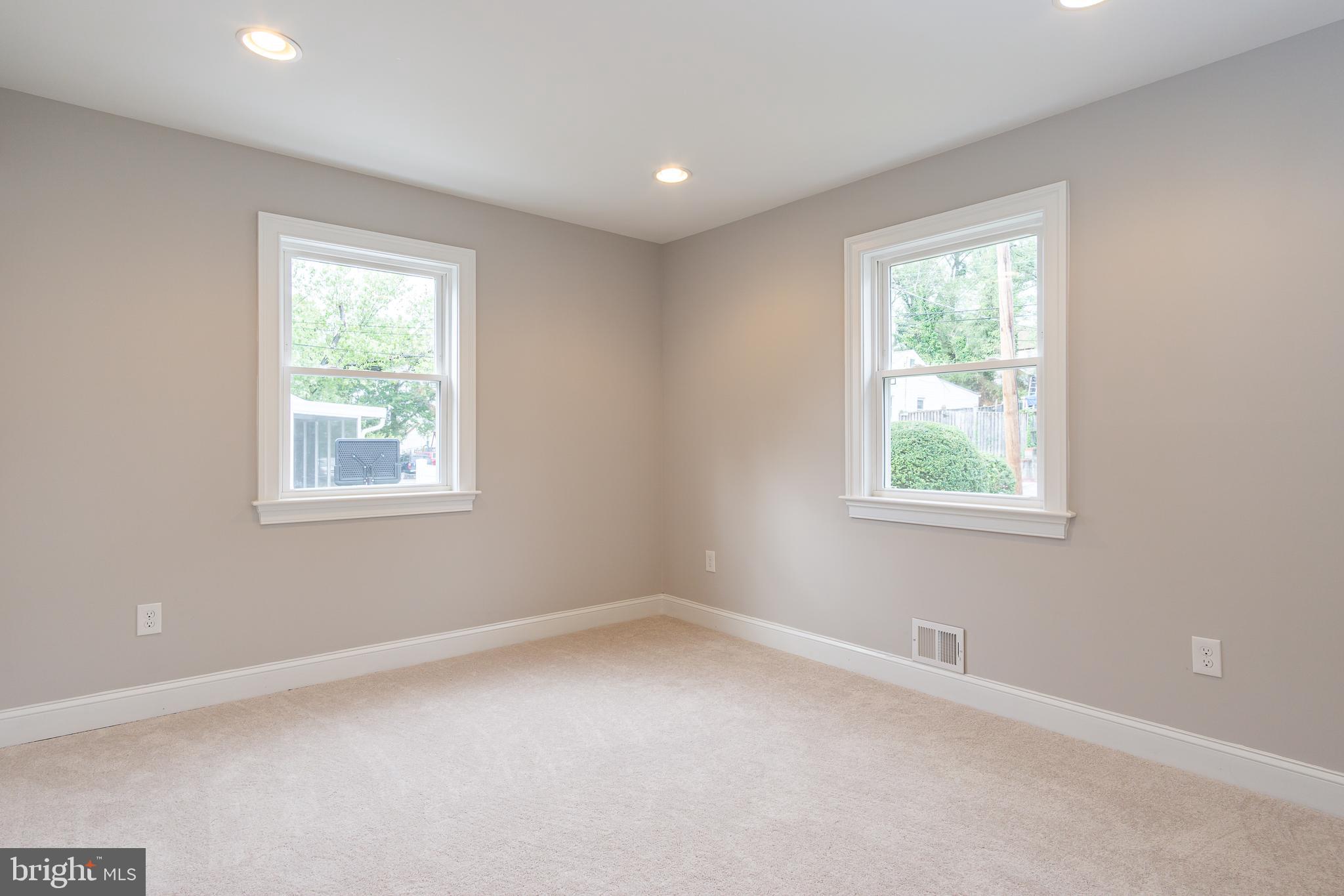 5803 Ravenswood Road Riverdale, MD 20737 - Photo 15 of 41