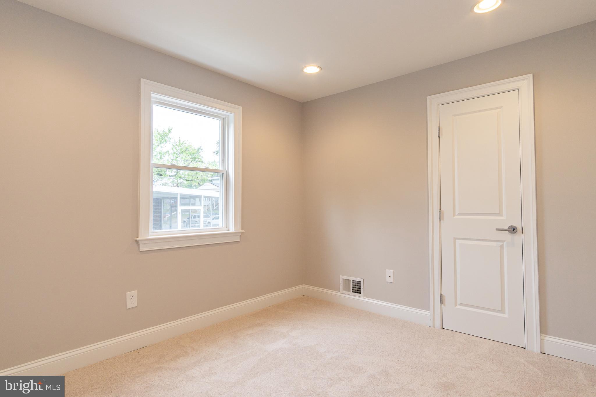 5803 Ravenswood Road Riverdale, MD 20737 - Photo 17 of 41