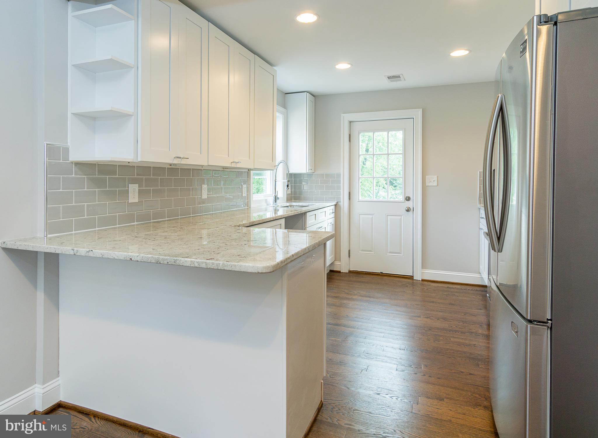 5803 Ravenswood Road Riverdale, MD 20737 - Photo 3 of 41