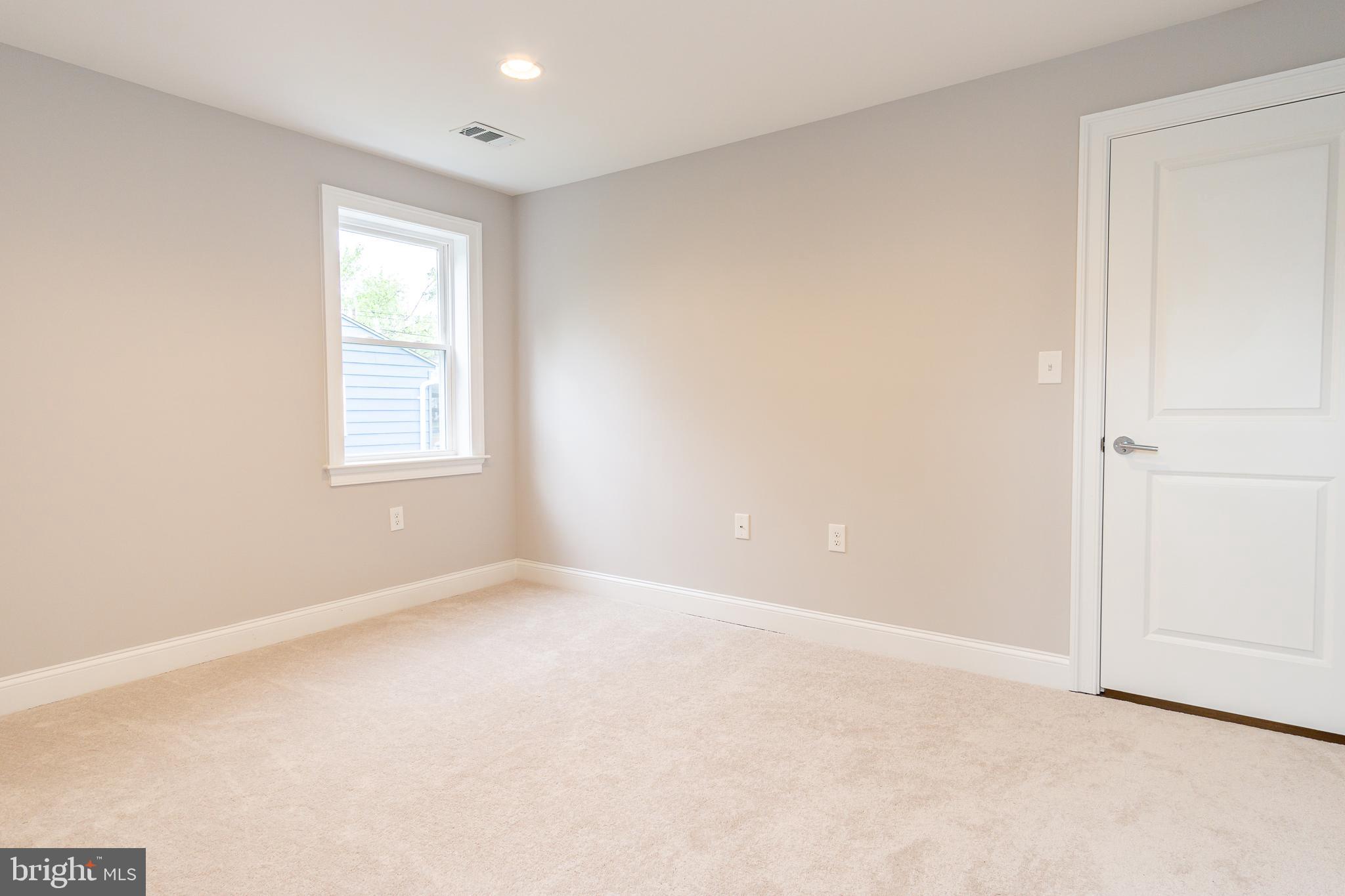 5803 Ravenswood Road Riverdale, MD 20737 - Photo 23 of 41