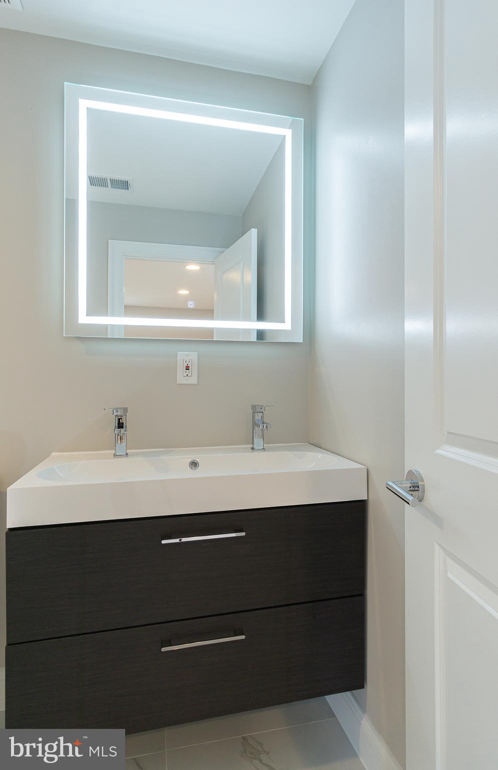5803 Ravenswood Road Riverdale, MD 20737 - Photo 24 of 41