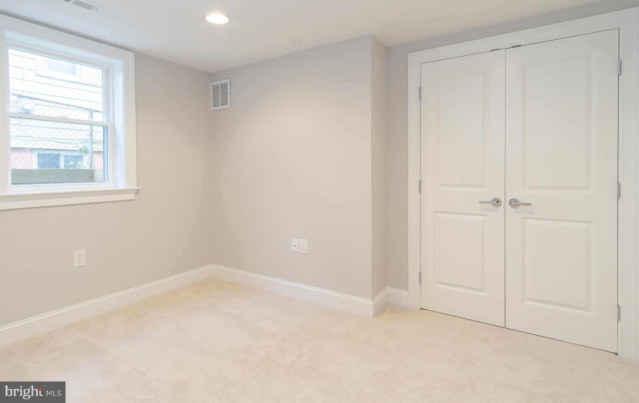 5803 Ravenswood Road Riverdale, MD 20737 - Photo 32 of 41