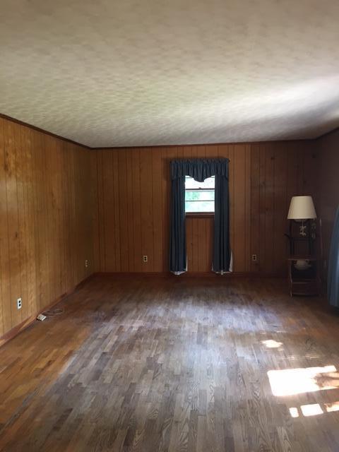 241 Joe Owens Road Clinton, TN 37716 - Photo 3 of 7 IMG_2750