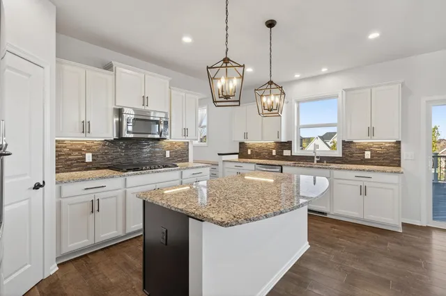 $825,000 | 18120 57th Avenue North, Plymouth, MN 55446