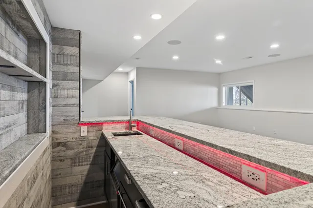 $825,000 | 18120 57th Avenue North, Plymouth, MN 55446