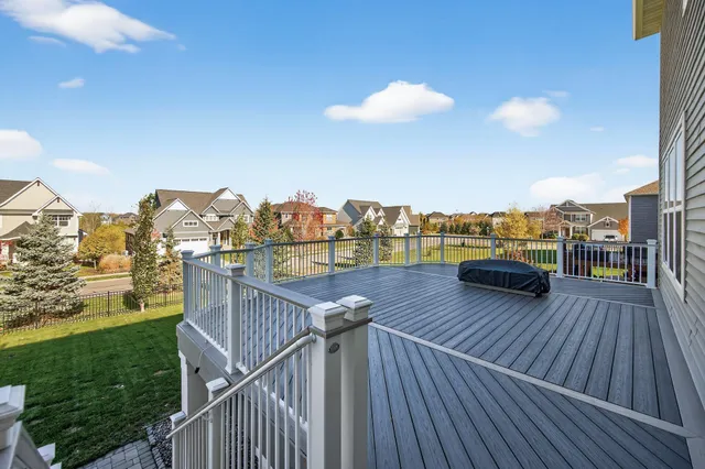 $825,000 | 18120 57th Avenue North, Plymouth, MN 55446