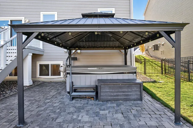 $825,000 | 18120 57th Avenue North, Plymouth, MN 55446