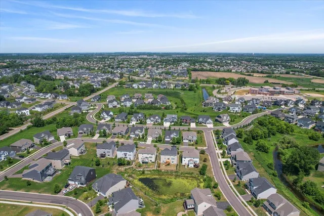 $825,000 | 18120 57th Avenue North, Plymouth, MN 55446