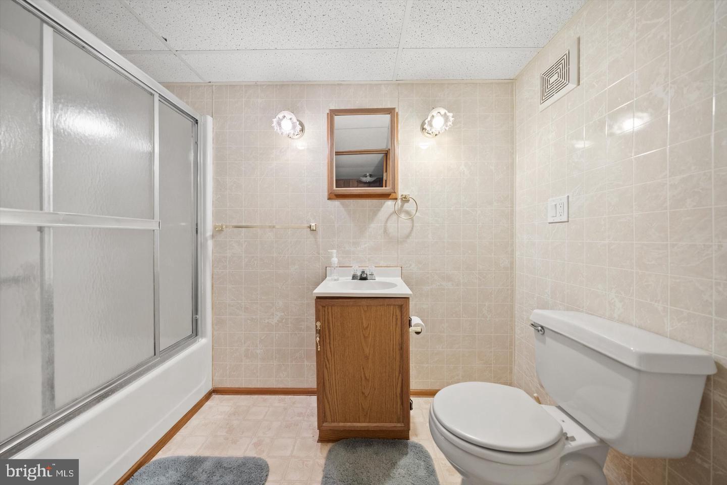 436 Castleton Road Castleton, VA 22716 - Photo 40 of 48 Bright and functional bathroom space.