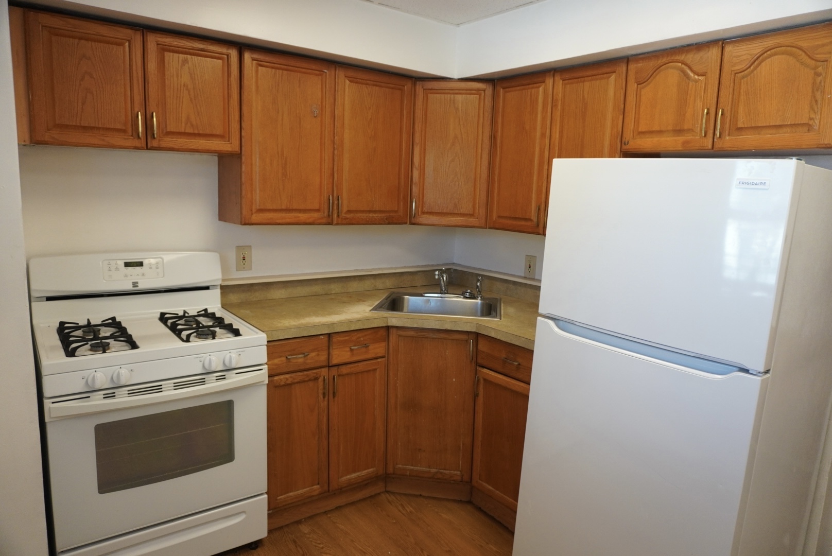 441 Castleton Avenue, Unit 2 Staten Island, NY 10301 - Photo 5 of 10 a utility room with dryer and washer