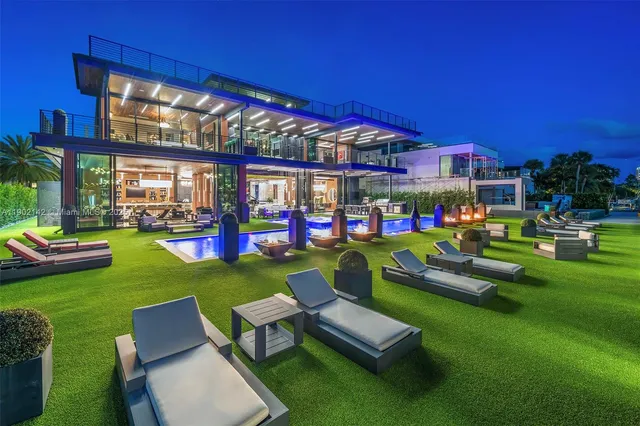 a view of an chairs and tables in the patio