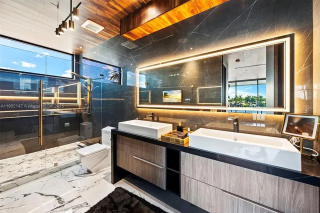 $39,995,000 | 733 Middle River Drive, Fort Lauderdale, FL 33304