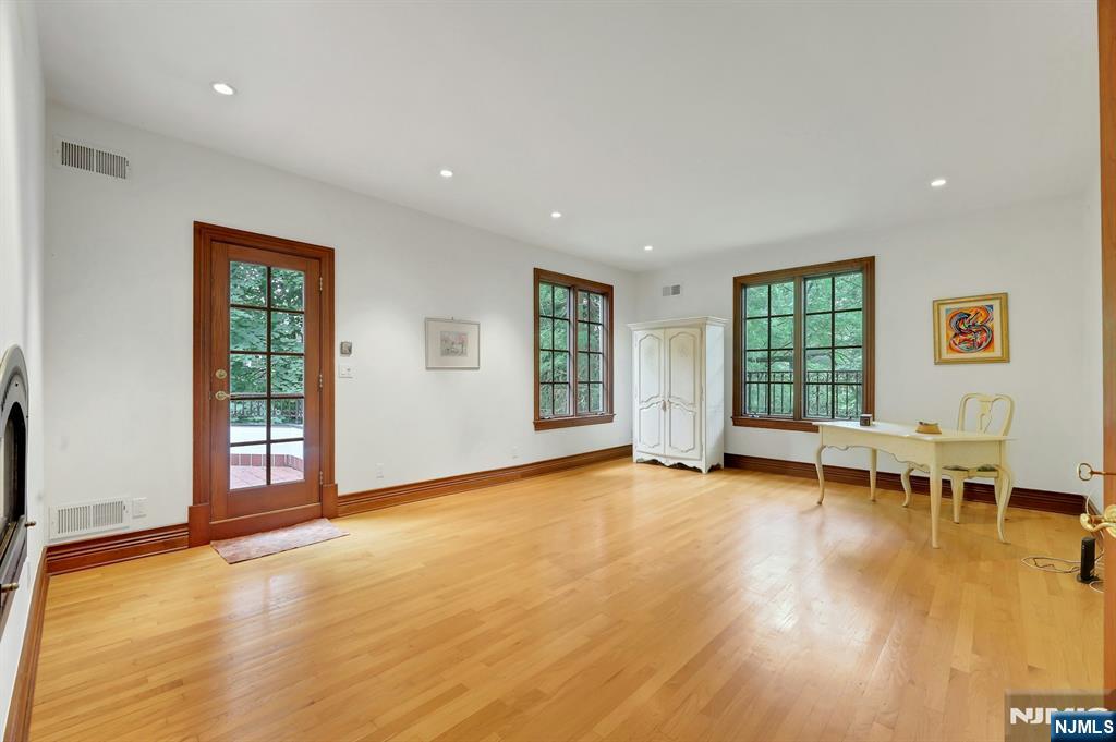 285 Arch Road Englewood, NJ 07631 - Photo 24 of 37