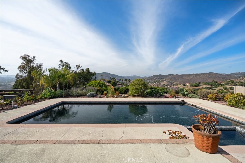 1509 Macadamia Drive Fallbrook, CA 92028 - Photo 32 of 50