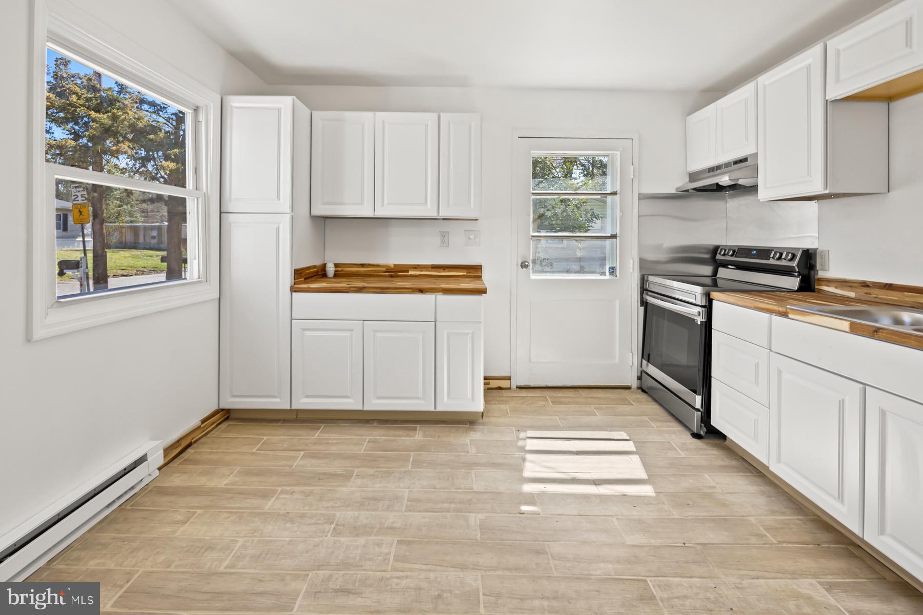 209 Dandelion Road Millville, NJ 08332 - Photo 2 of 39