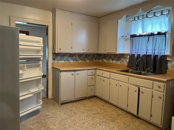 $1,200 | 124 Squires Avenue, Unit 1, Endicott, NY 13760