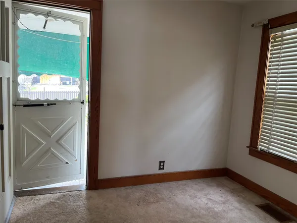 $1,200 | 124 Squires Avenue, Unit 1, Endicott, NY 13760