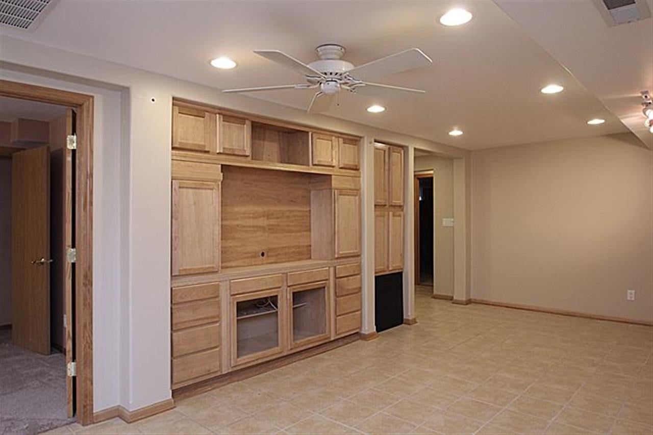 3034 Rohret Road Southwest Iowa City, IA 52246 - Photo 17 of 25 Gallery Image 17