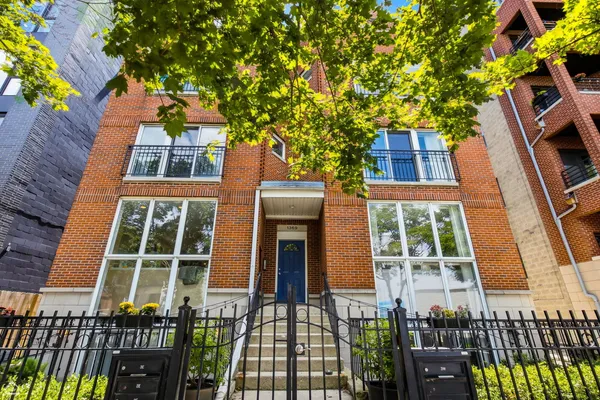 $750,000 | 1369 West Hubbard Street, Unit 1W, Chicago, IL 60642
