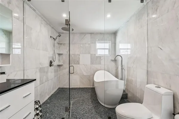 $1,999,000 | 221 Howard Drive, Belleair Beach, FL 33786