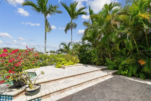 $1,999,000 | 221 Howard Drive, Belleair Beach, FL 33786