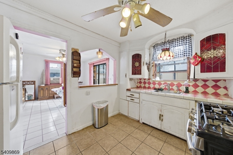 1067 Julia Street Teaneck, NJ 07666 - Photo 14 of 34