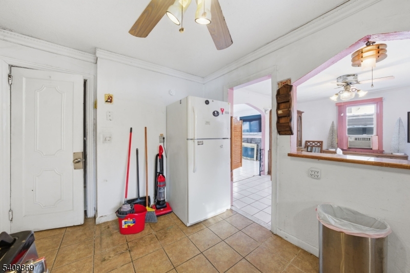 1067 Julia Street Teaneck, NJ 07666 - Photo 17 of 34