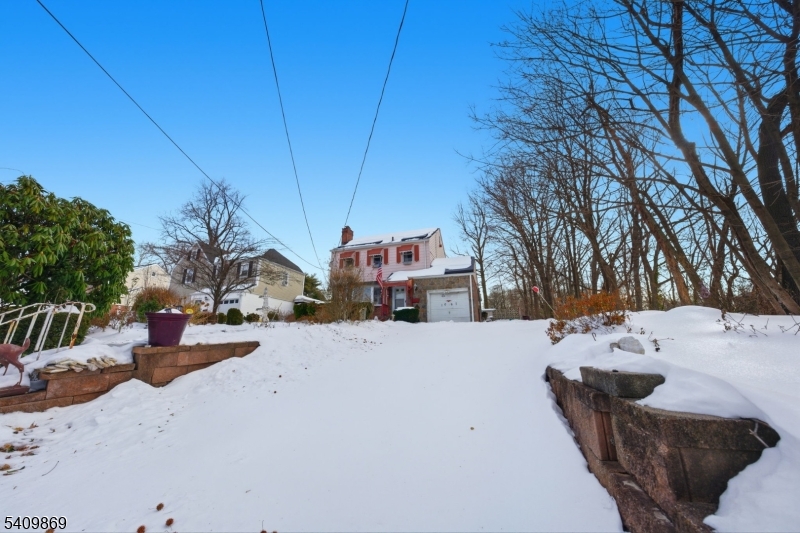 1067 Julia Street Teaneck, NJ 07666 - Photo 2 of 34