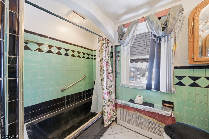 1067 Julia Street Teaneck, NJ 07666 - Photo 23 of 34