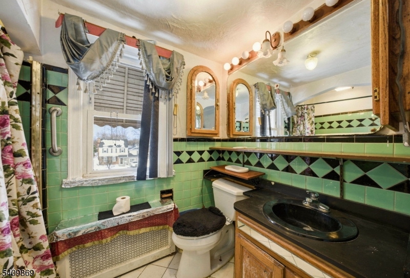 1067 Julia Street Teaneck, NJ 07666 - Photo 24 of 34