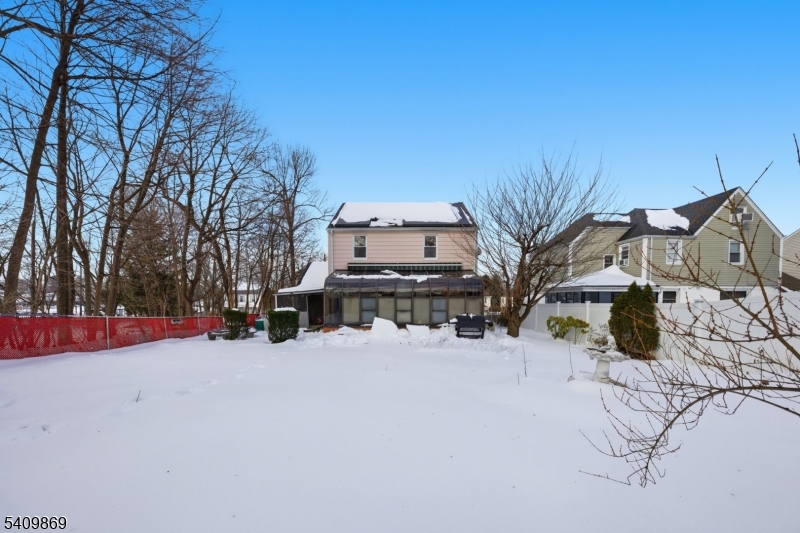 1067 Julia Street Teaneck, NJ 07666 - Photo 3 of 34