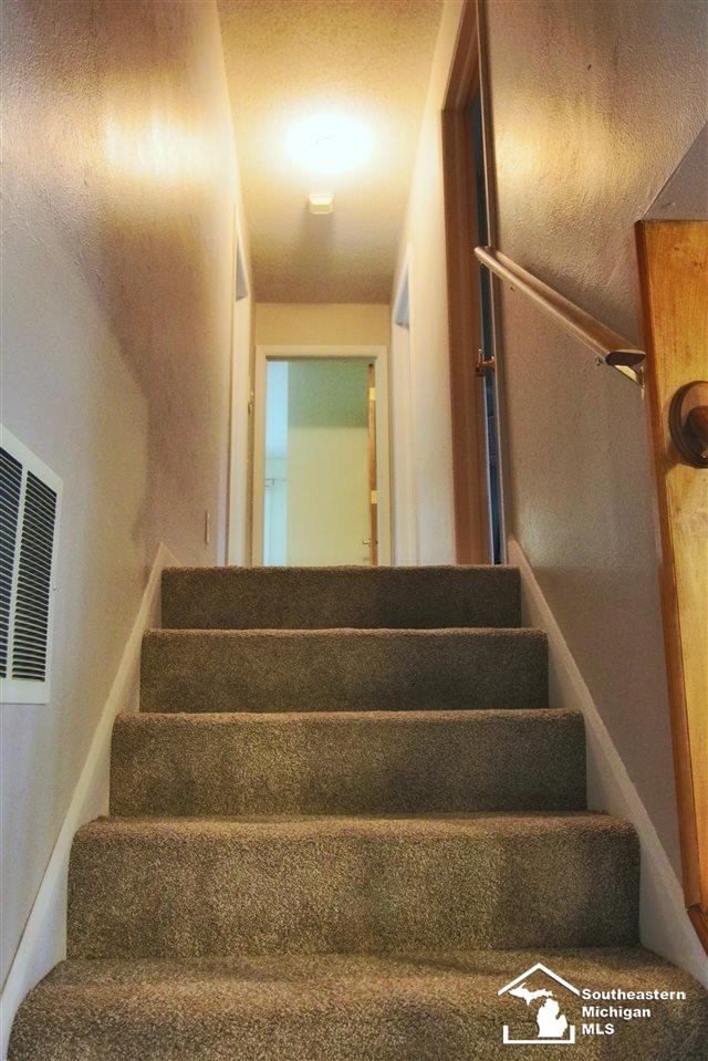 2648 Consear Road Lambertville, MI 48144 - Photo 23 of 42 Upstairs