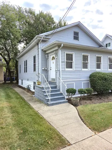 $299,900 | 409 South Hale Street, Wheaton, IL 60187