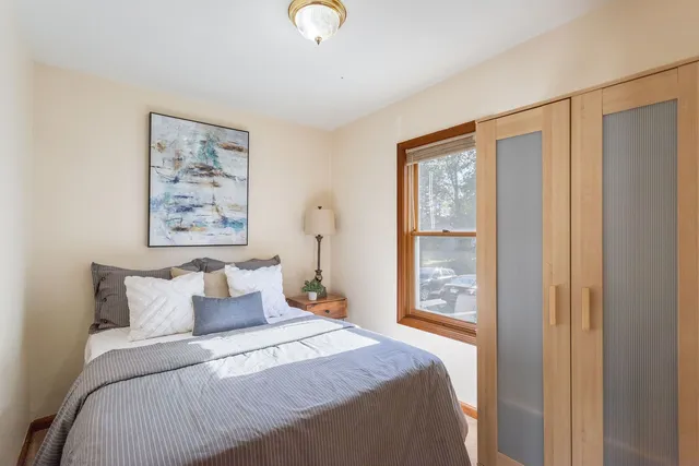 $299,900 | 409 South Hale Street, Wheaton, IL 60187