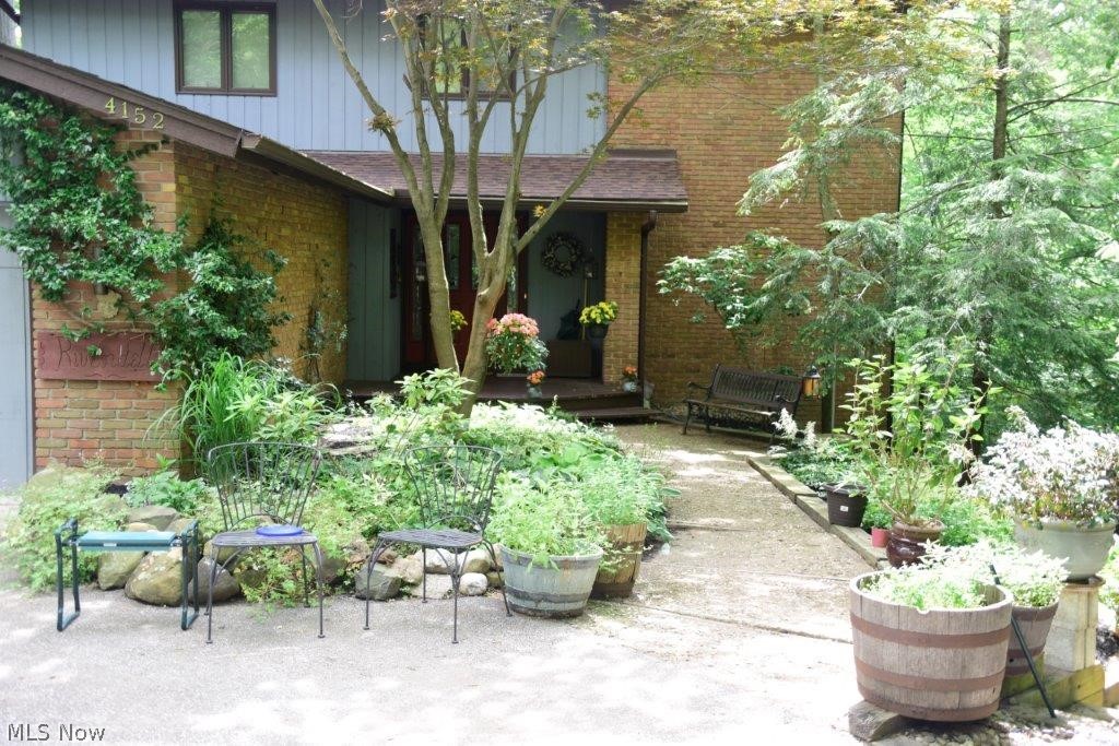 4152 Giles Road Chagrin Falls, OH 44022 - Photo 2 of 31 Gallery Image 2