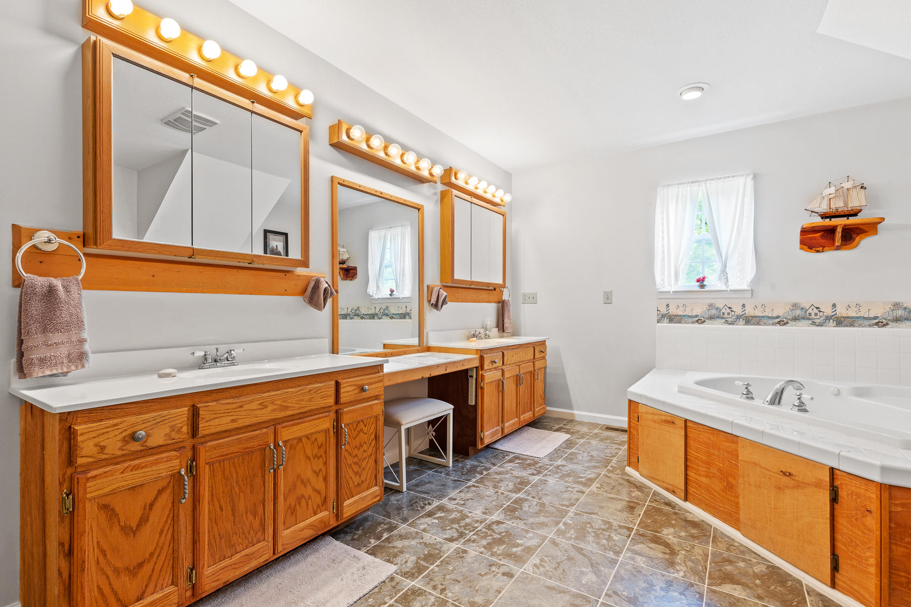 225 Lee School Road LaFayette, GA 30728 - Photo 24 of 48 Master En Suite Vanities